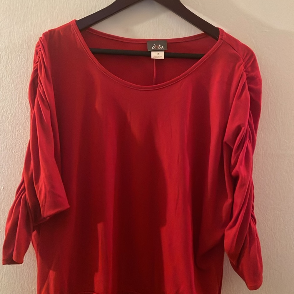 Women’s top - Picture 3 of 5